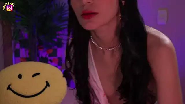 antonella_maitt1 from StripChat is Freechat