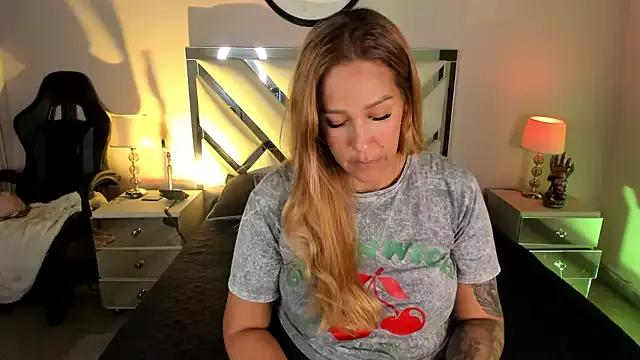 Try the thrill of flirt babes with our cam hosts, featuring unclothed wildness while getting naked and playing with their favored sex toys.