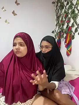 Arab_rainbow_girls from StripChat is Freechat