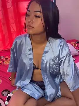 Ari_Golden from StripChat is Freechat