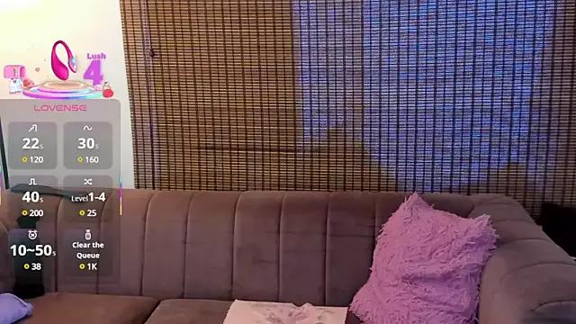 ariana_cross from StripChat is Freechat