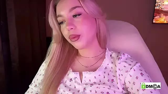 ariashaa from StripChat is Freechat