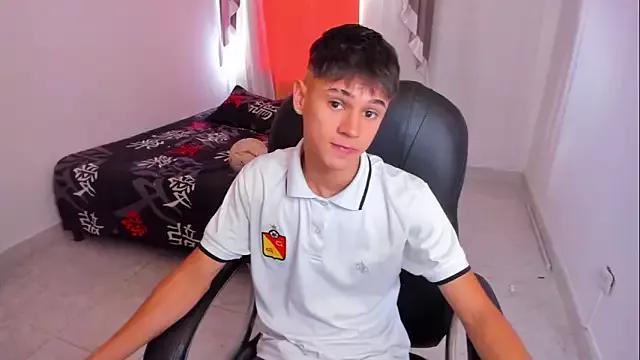 Aron_Boyy from StripChat is Freechat