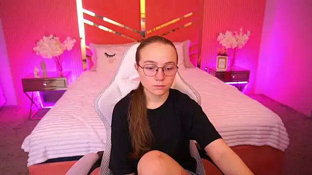 ArrinaWairr from StripChat is Freechat