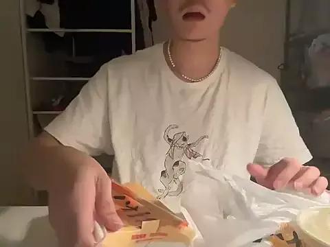 Asian_Setan from StripChat is Freechat