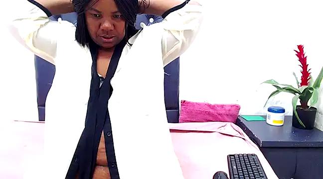 ASSBEAUTYQUEEN33 from StripChat