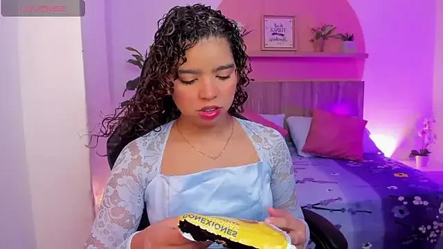 aurora_rodriguez from StripChat is Freechat