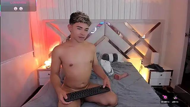 Austin_connor_ from StripChat is Freechat