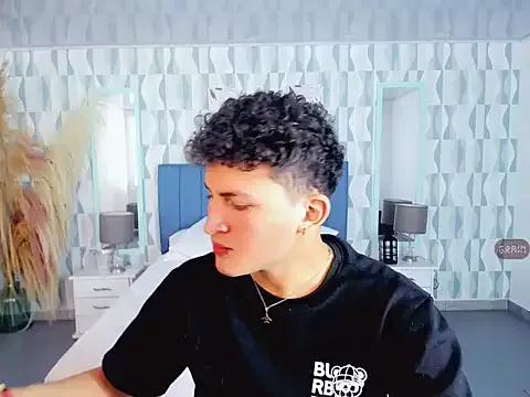 Axel_savage from StripChat is Freechat