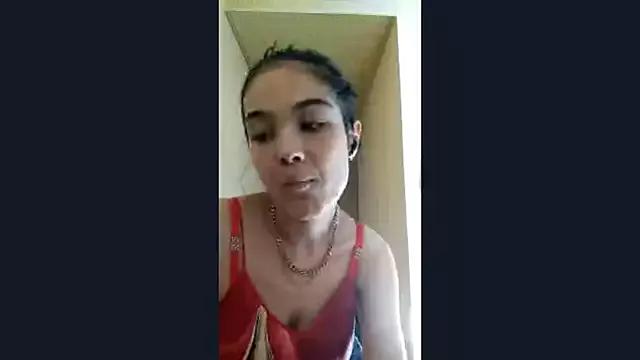 AylinBlush from StripChat is Freechat