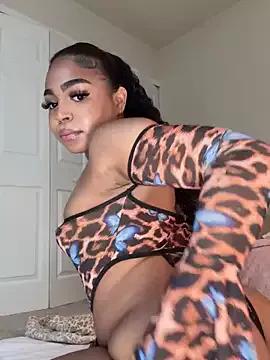 azaraxxxamor from StripChat is Freechat
