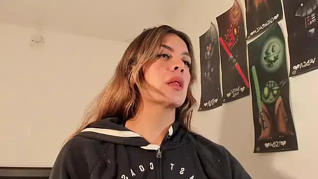 AZULAEVANSS from StripChat is Freechat