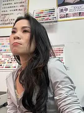Baby-mmm from StripChat is Freechat