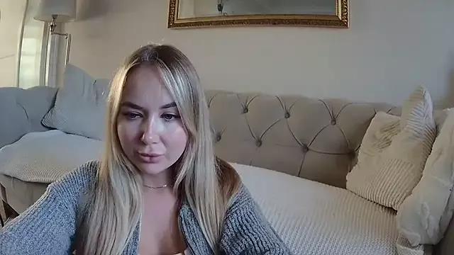 BarbieDolly_x from StripChat is Freechat