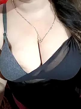 Beautyy38 from StripChat is Freechat