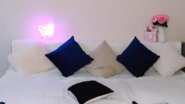 Bella_Hillss from StripChat is Freechat