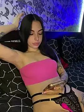 Bella_R0se from StripChat is Freechat