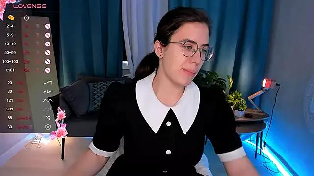 BellaCaress from StripChat is Freechat
