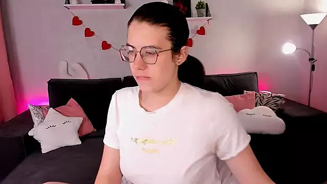BellaCaress from StripChat is Freechat