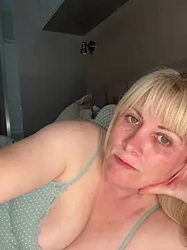 Blonde-BrookeX from StripChat is Freechat