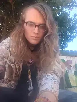 BlondeyMiyMiy from StripChat is Freechat