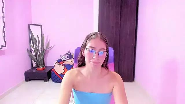 blondie_dirtysquirt from StripChat is Freechat