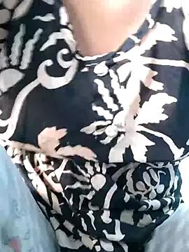 Bombay-Queen from StripChat is Freechat