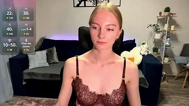 BrightAnnie from StripChat is Freechat