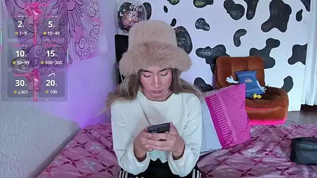 brihanna_cooper from StripChat is Freechat
