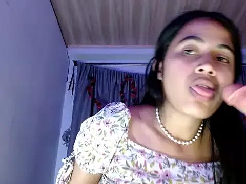 brihanna_lena from StripChat is Freechat