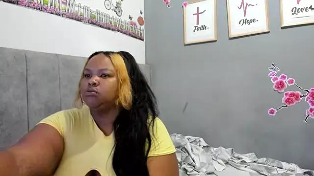 briyinabloom_ from StripChat is Freechat