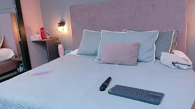 Camila_Hill_ from StripChat is Freechat