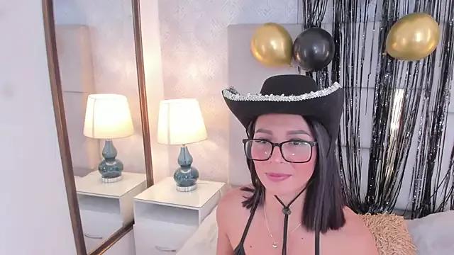 Camilaa_Sanchez_ from StripChat is Freechat