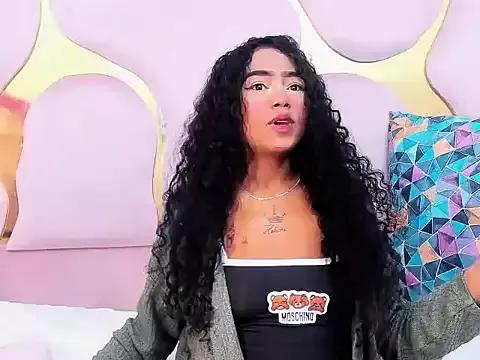 camilaqueenh from StripChat is Freechat