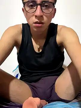 CamiRojas_boy from StripChat is Freechat