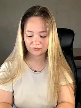 CaramelleSugar_ from StripChat is Freechat
