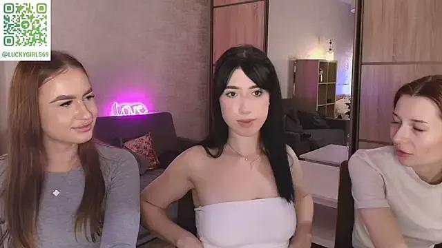caressyourself from StripChat is Freechat