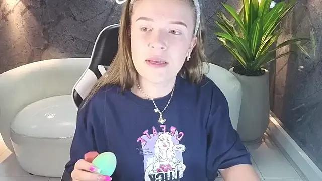 carla_tp from StripChat is Freechat