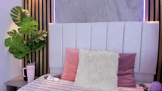 Carlotta_de_velour from StripChat is Freechat