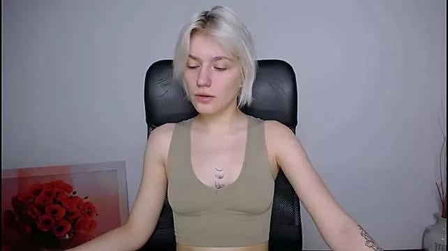 Cassie_Del from StripChat