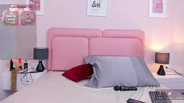 catalina_smile_ from StripChat is Freechat