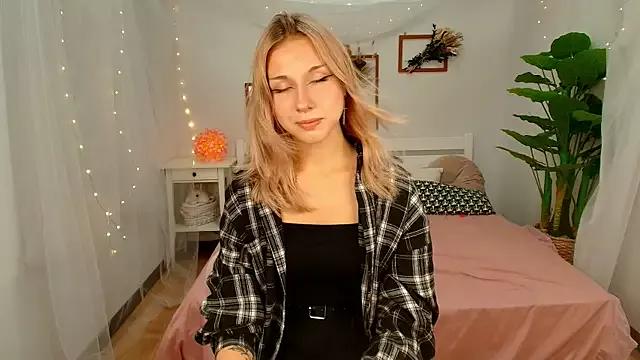 Photos of CatEyePro from StripChat is Freechat