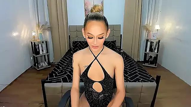 Catianamoore from StripChat is Freechat