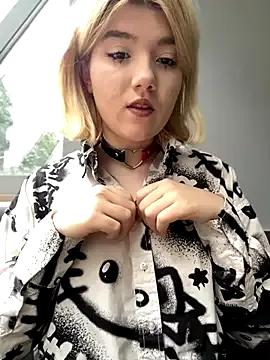 Cherry___Blossom from StripChat is Freechat