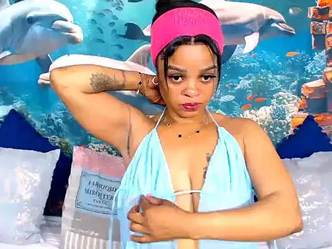 Cherrybootyjoy from StripChat is Freechat