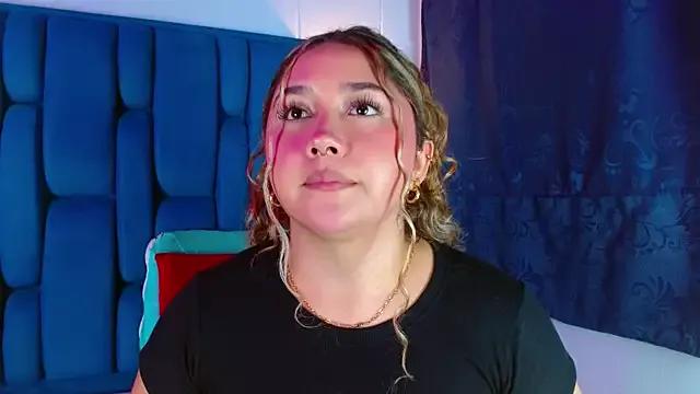 Cherryyquen from StripChat is Freechat