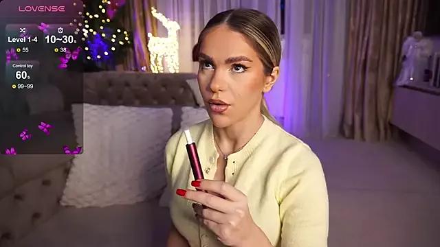 ChloeVelvetx from StripChat is Freechat