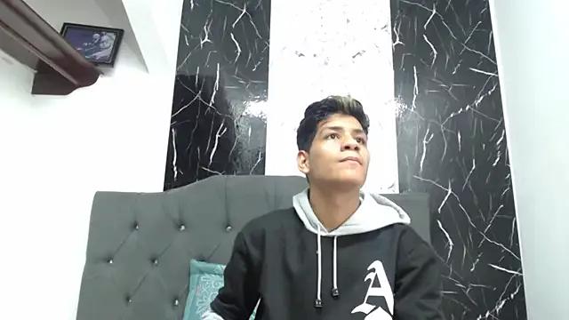 ChrisAndMaxWithBigCocks from StripChat is Freechat