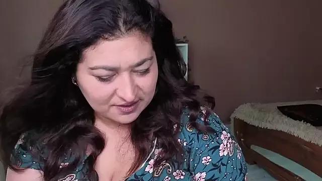 Clara_Crystal_ from StripChat is Freechat