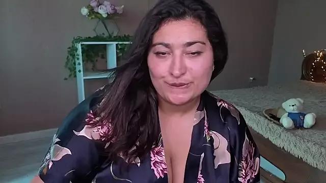 Clara_Crystal_ from StripChat is Freechat